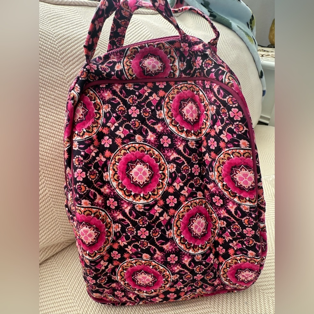 Vera Bradley iconic lunch Bunch in beautiful raspberry medallion print
